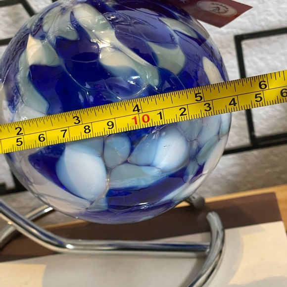 Zorza handmade glass ornament with hanger - Picture 8 of 10